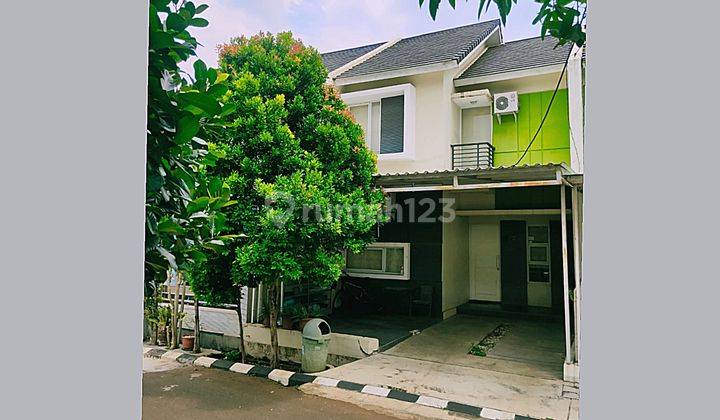 tampak depan rumah hunian di perum mampang