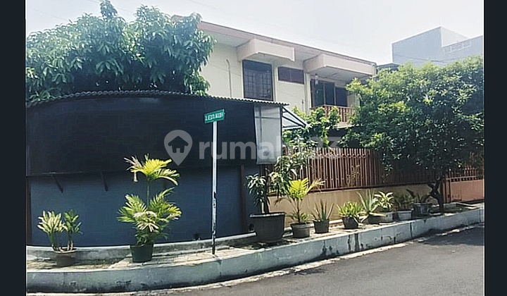 Rumah Hook di Taman Kedoya Residence Jakarta Barat