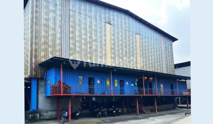 Warehouse on Serang Tangerang Banten Main Road