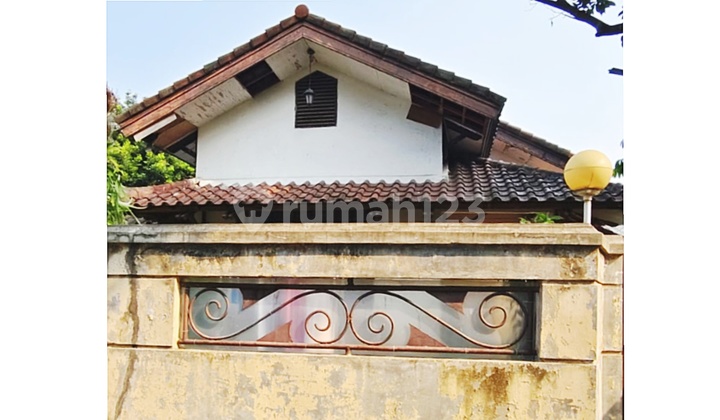 Hook House For Sale on Puri Mutiara 3 Street, South Cipete, South Jakarta 2