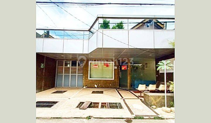 tampak depan ruang usaha di perum pondok