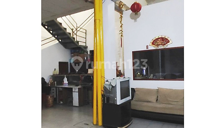 Rumah Dan Gudang Di Jalan Terate Raya Jembatan Lima Jakbar  2