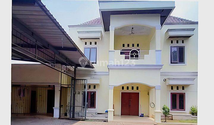 Rumah Dengan Halaman Dan Parkir Luas Di Harjamukti Depok 1