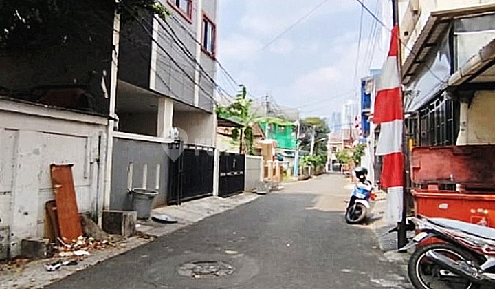 Rumah di Lelang Jalan Karbela Setiabudi Jaksel Rumah di Lelang Jalan Karbela Setiabudi Jaksel