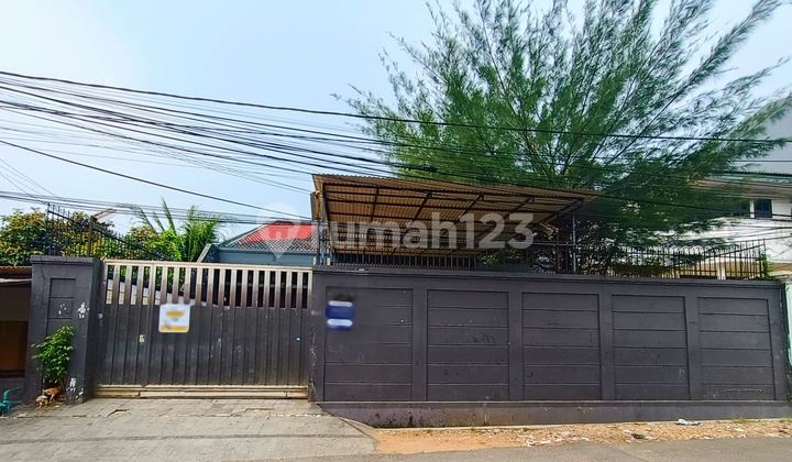 Rumah Mewah Lengkap Swimming Pool di Lelang Duri Kepa Jakbar Rumah Mewah Lengkap Swimming Pool di Lelang Duri Kepa Jakbar
