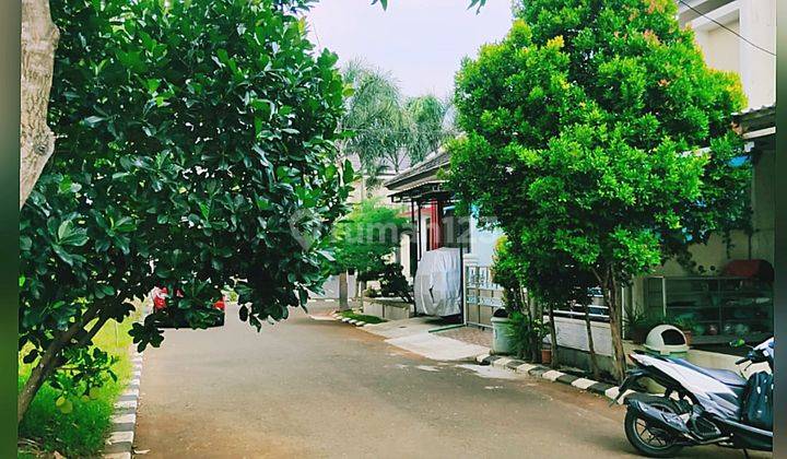 tampak depan rumah hunian di perum mampang