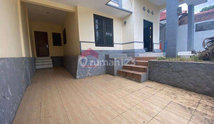 Di jual rumah d tengah kota dekat keramaian,cocok utk tempat usaha 2