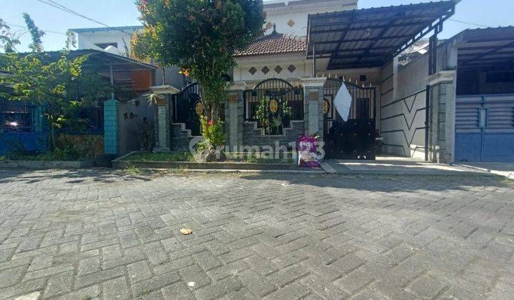 Rumah bagus di kawasan perumahan bangunan kokoh, lingkungan tenang & nyaman 1