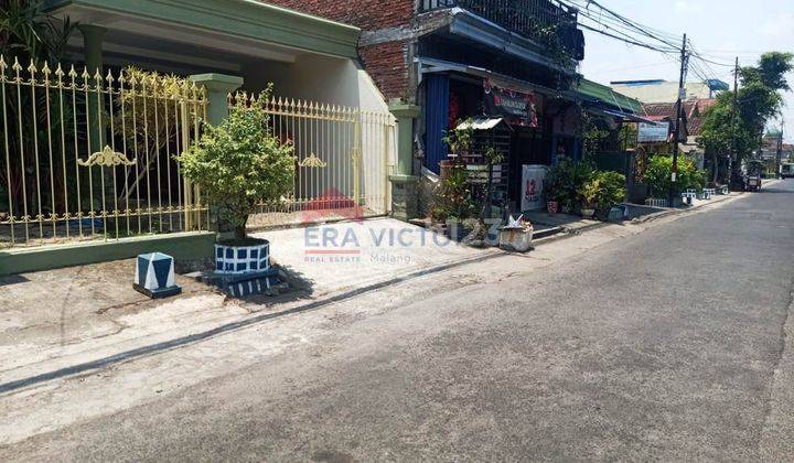 Rumah Halaman Luas,bnyak Kamar,lokasi Strategis