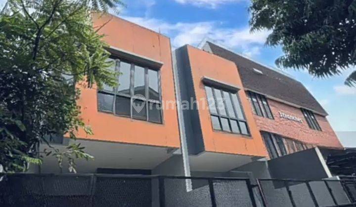 Rumah 3 Lantai Di Dekat Pondok Indah Mall 1