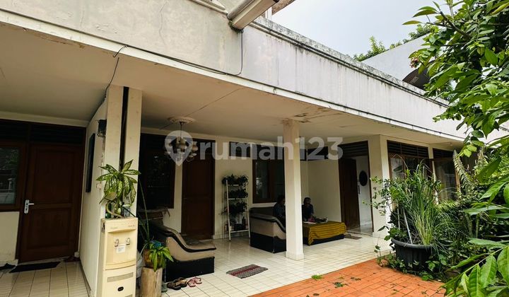 Rumah Lama 2 Lantai di Cibeber Kebayoran Baru Rumah Lama 2 Lantai di Cibeber Kebayoran Baru