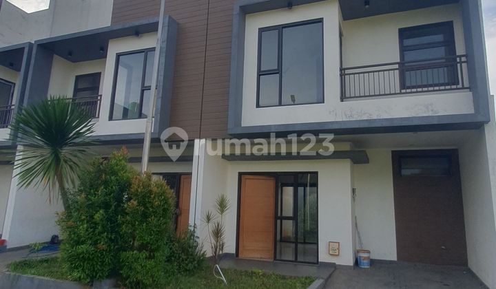 Rumah Townhouse 2 Lantai Di Ciracas Raya Rumah Townhouse 2 Lantai Di Ciracas Raya