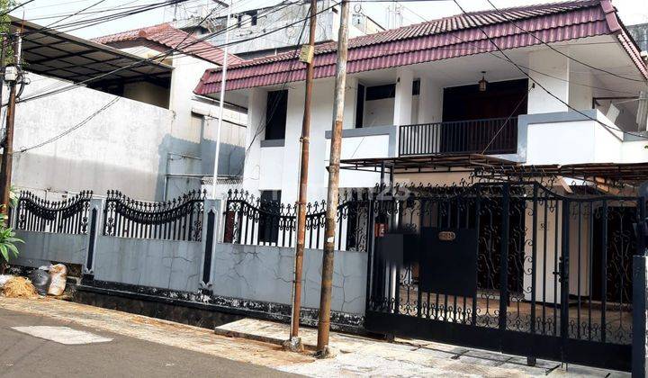 Rumah 2 Lantai Di Tebet Dalam Jaksel 1