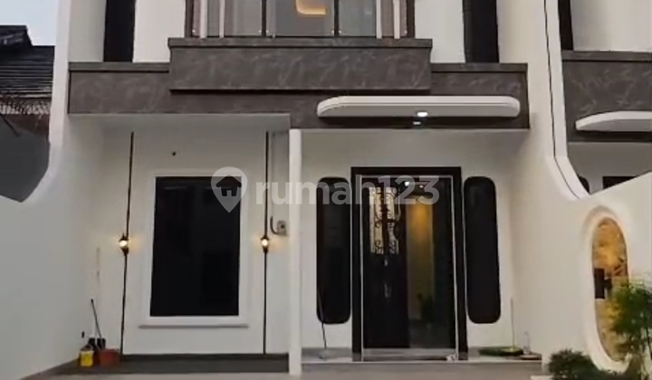 2-Story House, Not in a Cluster in Jagakarsa