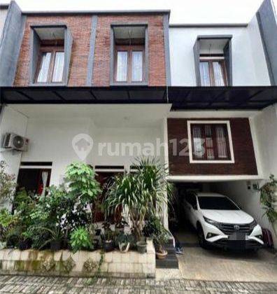 Rumah 2,5 Lantai Dalam Mini Cluster 6 Rumah Di Ragunan Jagakarsa 1