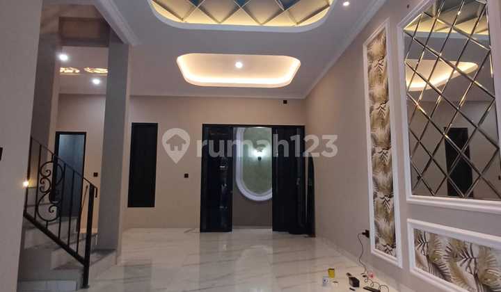 Rumah 2 Lantai Non Cluster di Jagakarsa 2