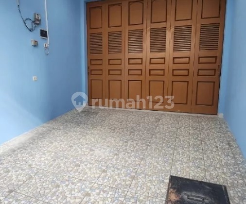 ANA RUMAH 4 LANTAI UK 4X16M² DI JELAMBAR