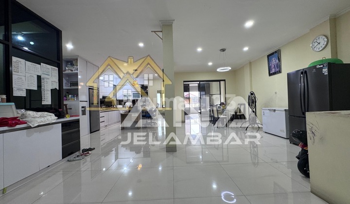 Ana Attached House 4.5 Floors Size 8X21m on Jelambar Main Road