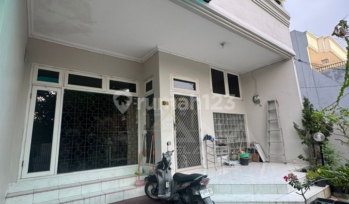 Ana Rumah Siap Huni Uk 7X22m di Komplek Grawisa Jelambar