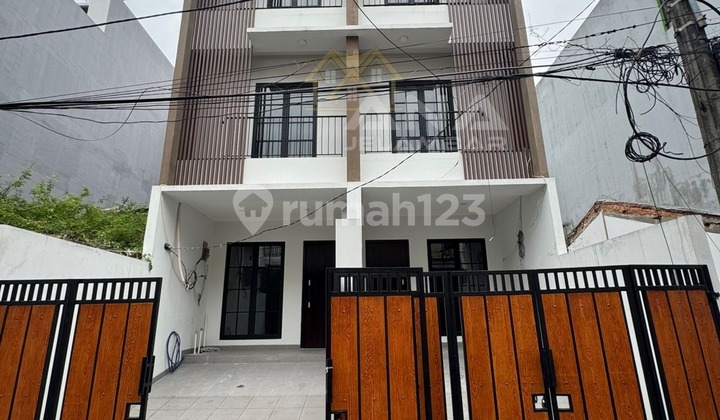 ANA RUMAH BARU MODERN MINIMALIS UK 3.5X17M DI TAMAN RATU