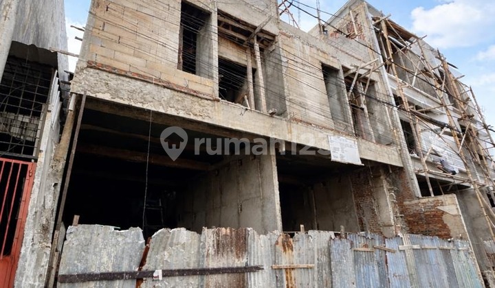 Ana Rumah Brand New Uk 5X15m di Jelambar Ana Rumah Brand New Uk 5X15m di Jelambar