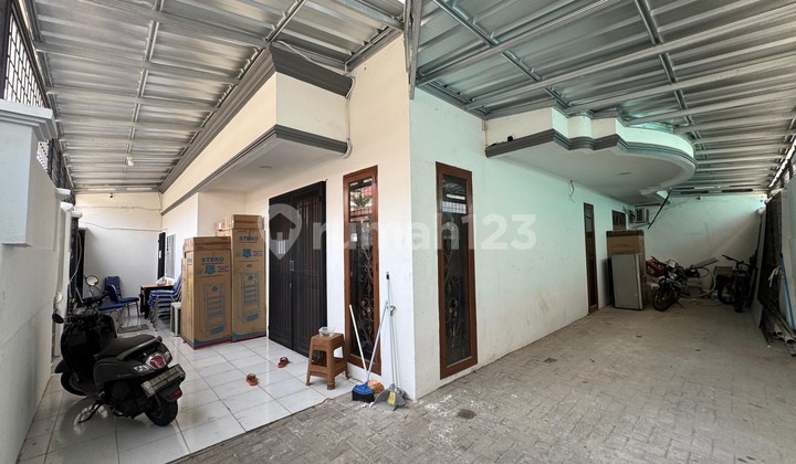 ANA RUMAH HOEK UK 13X14M KOMPLEK JELAMBAR