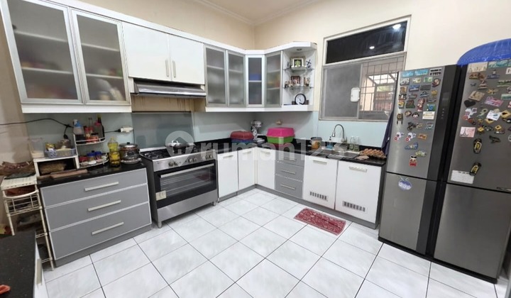 Ana Rumah Semi Furnished Uk 7X15m di Jelambar 2