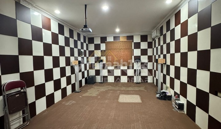 ANA RUMAH BENTUK L UK 4.25X20M & 4.25X12M DI JELAMBAR 2