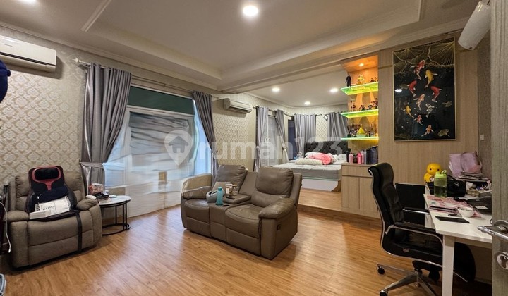 Ana Lucky House 198m² Land in Taman Harapan Indah Complex, Jelambar