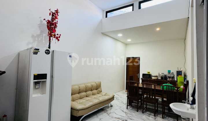 ANA RUMAH FULL FURNISHED UK 7X20M DI KOMP DUTA MAS JELAMBAR