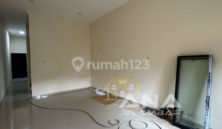 Ana Rumah Baru Sisa 1 Unit Uk 3.65X20m di Grogol