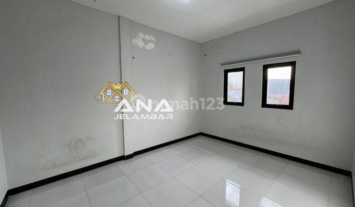 ANA RUMAH UK 4.5X17M JALAN 1 MOBIL DI JELAMBAR 2