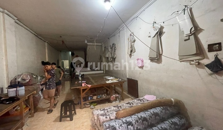 Ana Rumah Uk 4.5X22m di Pinggir Jalan Raya Jelambar 2