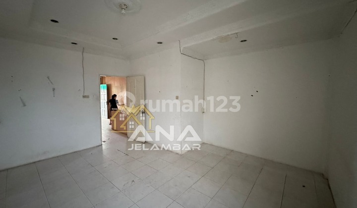 ANA RUMAH HOEK BARU RENOV UK 4.5X17M DI JELAMBAR 2