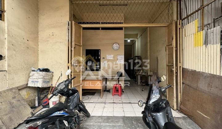 ANA RUMAH UK 5X18M DI JALAN RAYA JELAMBAR 2