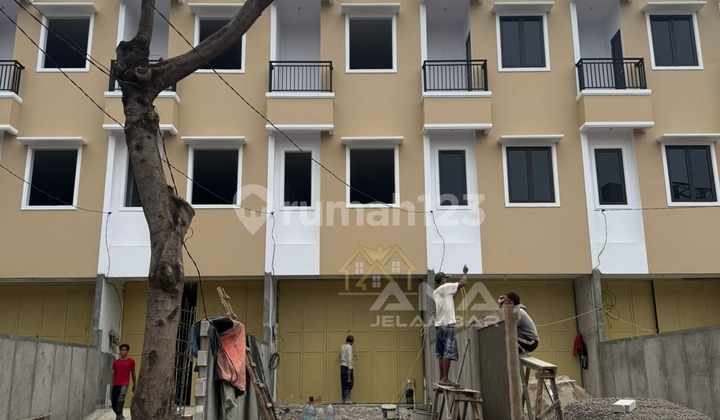 ANA RUMAH BARU UK 4.02X31M DI JELAMBAR