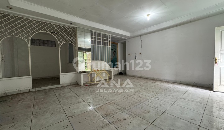 ANA RUMAH LUAS UK 9X20M DI KOMPLEK DUTA MAS JELAMBAR