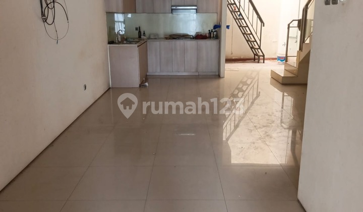 ANA RUMAH UK 5X18M DI TAMAN RATU 2