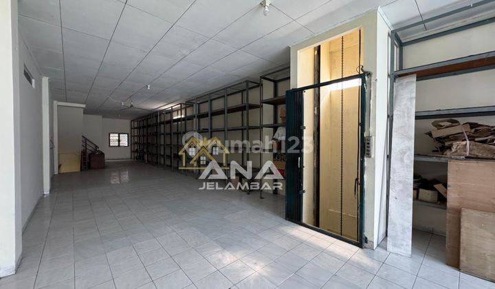 ANA RUMAH UK 5X33M ADA LIFT BARANG DI JELAMBAR 1