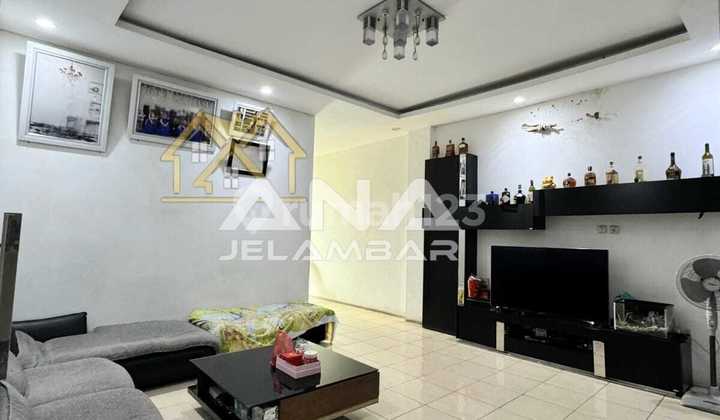 Ana Rumah Semi Furnished Uk 5.2X20.4m di Jelambar Ana Rumah Semi Furnished Uk 5.2X20.4m di Jelambar