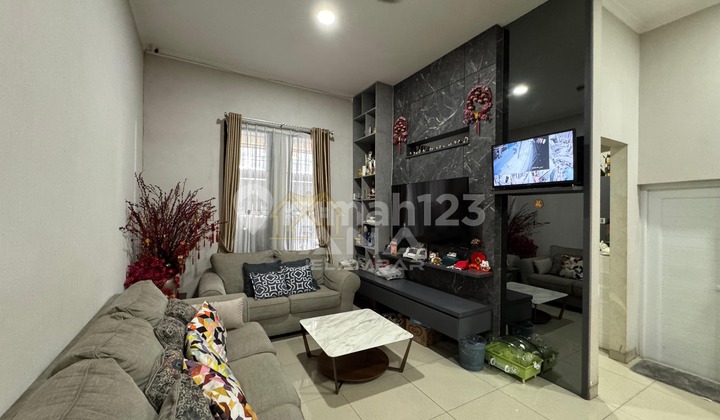 ANA RUMAH SEMIFURNISHED UK 6.5X20M DI JELAMBAR ANA RUMAH SEMIFURNISHED UK 6.5X20M DI JELAMBAR