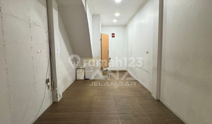 ANA RUKO UK 3X11M PINGGIR JALAN JELAMBAR