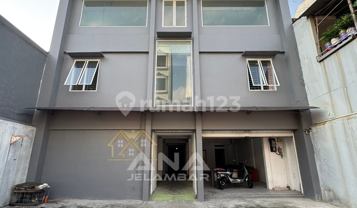 ANA GUDANG UK 10X33M DI KEBON JERUK, TAMAN SARI 