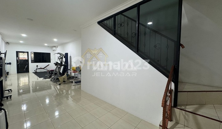 Ana Ruko Bagus Semi Furnished Uk 4X20m di Jelambar