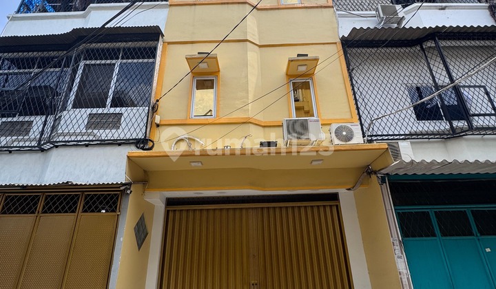 Ana Ruko Uk 4.7X10m di Jelambar Ana Ruko Uk 4.7X10m di Jelambar