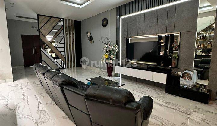 Rumah Minimalis PIK 8x25 SHM Renovasi Mewah Bisa KPR Siap Huni 1