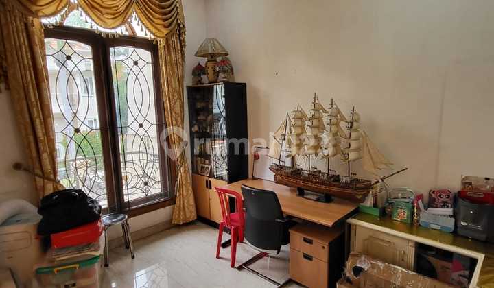 Rumah Walet Pik 9x20 3 Lantai Bagus Shm Furnished 2