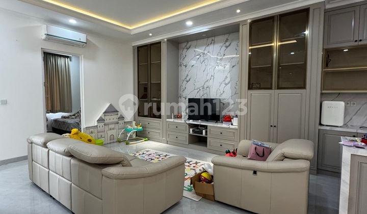 Rumah Casa Jardin Jakarta Barat 8X18 2 Lantai