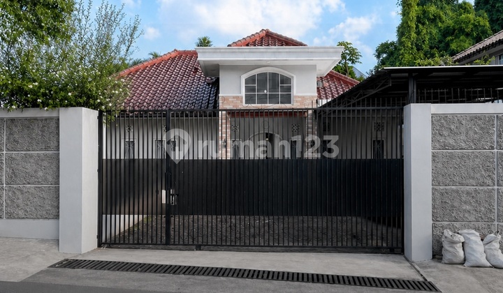 Pejaten Barat Kemang Siap Huni 1 Lantai Terawat Halaman Luas Pejaten Barat Kemang Siap Huni 1 Lantai Terawat Halaman Luas