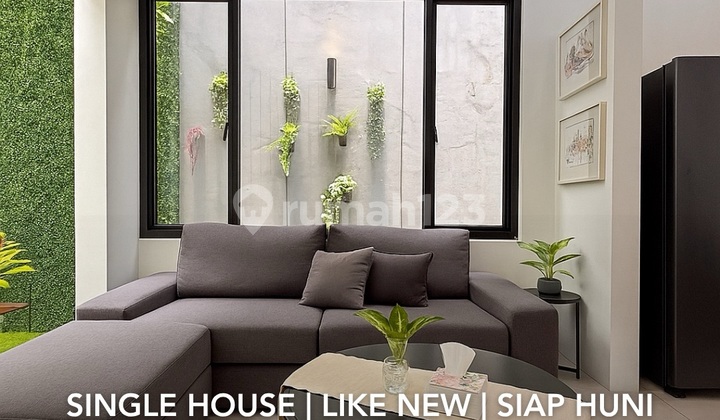 Cilandak Bangunan 3 Lantai Like New Siap Huni